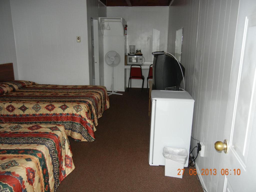 Pleasant View Motel Summerland Bilik gambar
